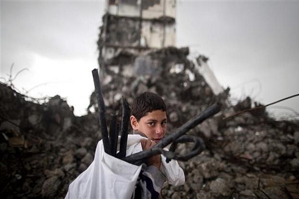 مسؤول دولي يحذر: انهيار غزة سريع وحتمي