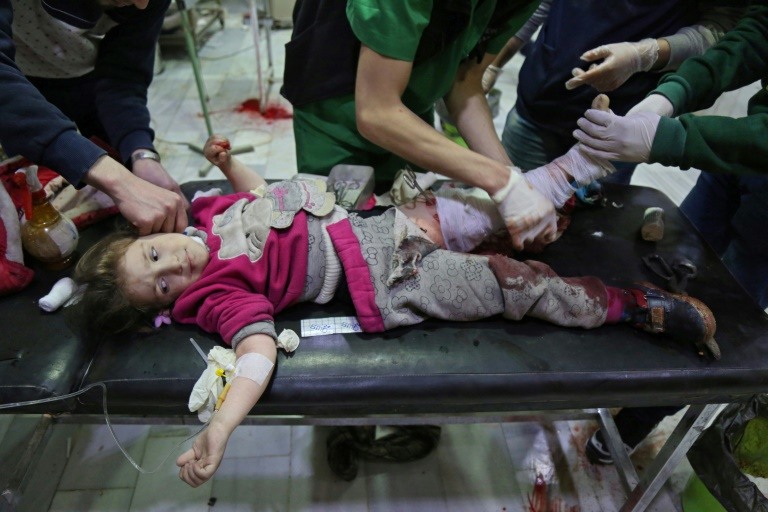 37 قتيلاً مدنياً في قصف روسي ليلاً على بلدة عربين في الغوطة