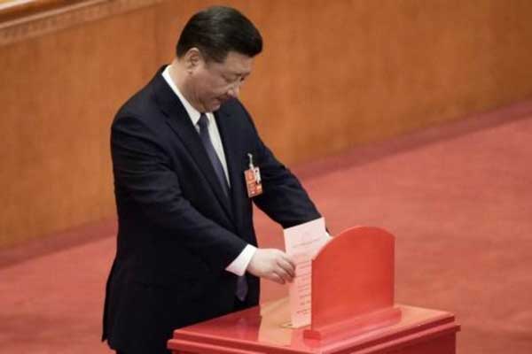 البرلمان الصيني ينتخب بالإجماع شي جينبينغ رئيسًا للصين