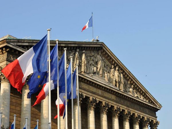 موسكو تقرر طرد اربعة دبلوماسيين فرنسيين