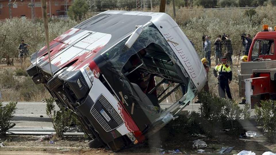 12 قتيلا جراء انحراف حافلة في الاكوادور