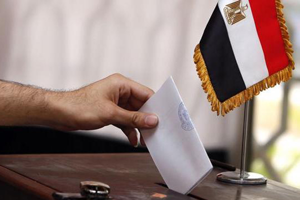 المصريون يقترعون اليوم في انتخابات محسومة سلفا للسيسي