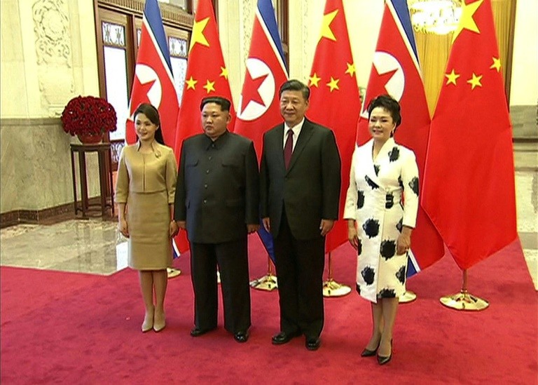 كيم جونغ اون يؤكد في بكين التزامه نزع السلاح النووي واستعداده للقاء ترمب