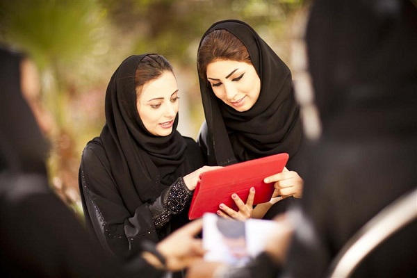 البرلمان الإماراتي: ارتفاع نسبة زواج الإماراتيين من أجنبيات 42%