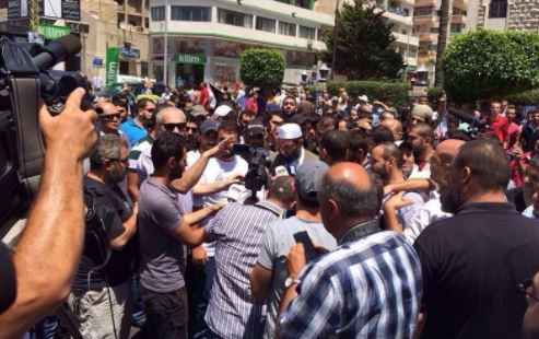 متظاهرون في لبنان يطالبون بإطلاق سراح معتقلين إسلاميين