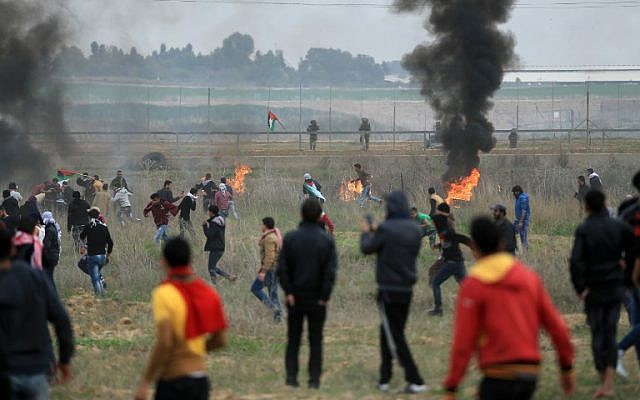 البيت الأبيض يدعو المتظاهرين في غزة إلى عدم الاقتراب من الحدود مع إسرائيل