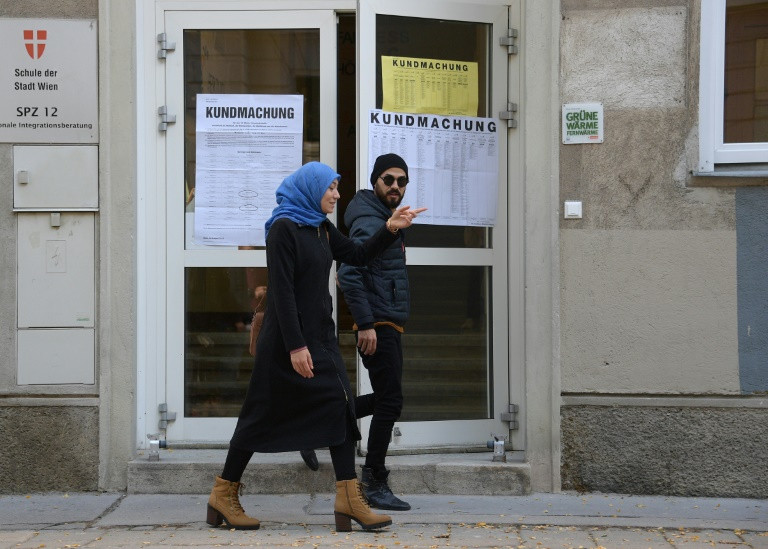 النمسا تنوي فرض حظر على الحجاب في الروضات والمدارس الابتدائية