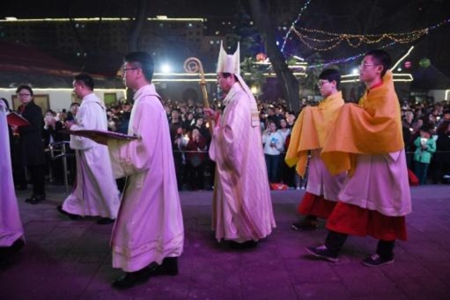الصين تنفي توقيف أسقف في الكنيسة الكاثوليكية التابعة للفاتيكان