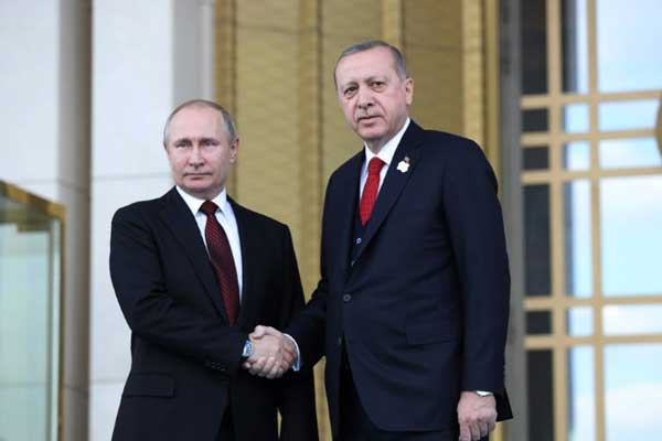 بوتين في تركيا لإطلاق مشروع مفاعل نووي