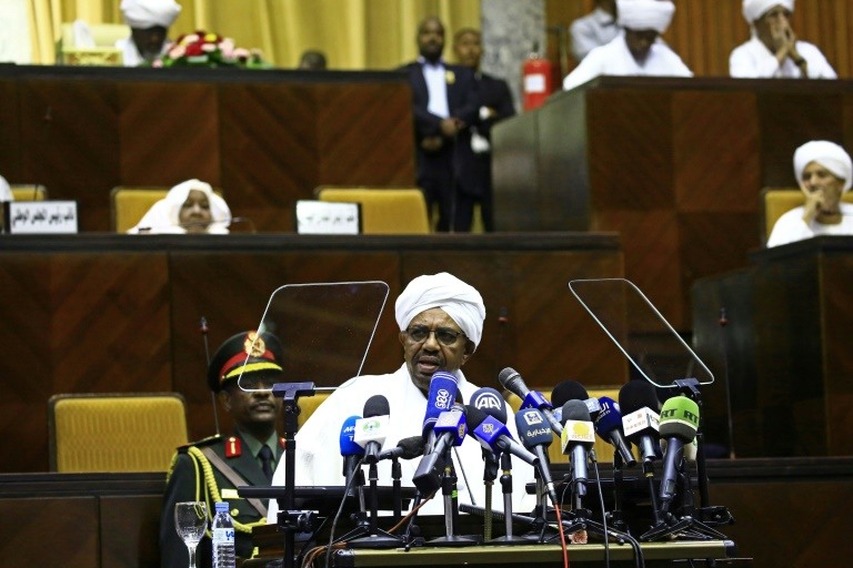الرئيس السوداني يعلن 