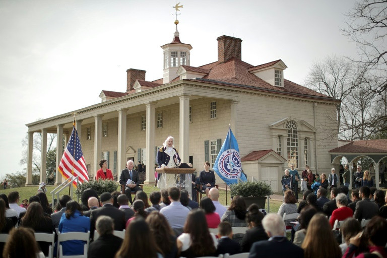 عشاء يجمع ترمب وماكرون في منزل الرئيس جورج واشنطن في 23 أبريل