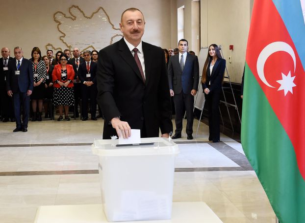 إعادة انتخاب علييف رئيسًا لأذربيجان