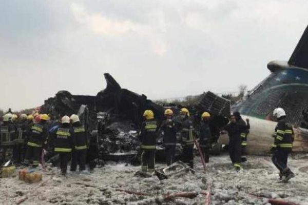 257 قتيلا في تحطم الطائرة العسكرية في الجزائر