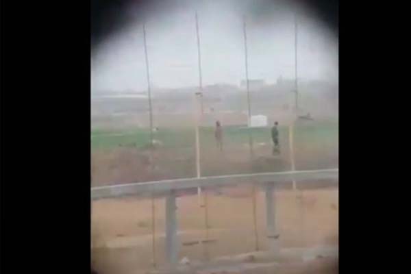 فيديو يظهر قنص فلسطيني بغزة واسرائيل تحقق