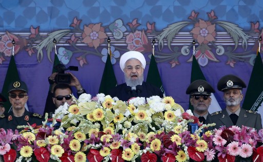 روحاني ينتقد عدم تحرك المسؤولين للرد على الاحتجاجات في الشارع