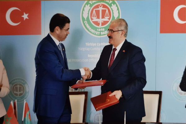 رئيس النيابة العامة المغربي يوقع إتفاقية تعاون قضائي في تركيا