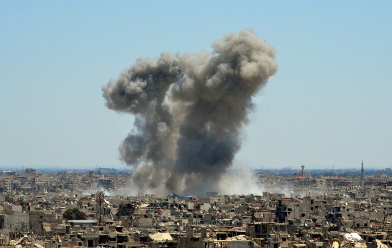 مقتل 6 مدنيين في قصف للنظام السوري على مخيم اليرموك