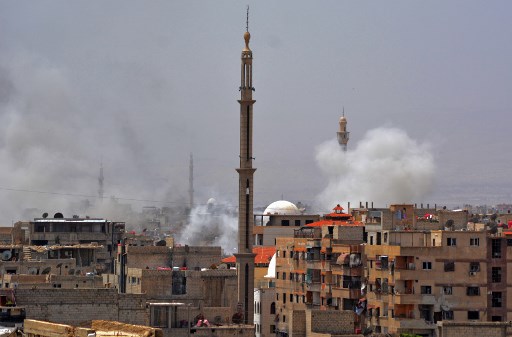مقتل 17 مدنياً بقصف لقوات النظام السوري على مخيم اليرموك
