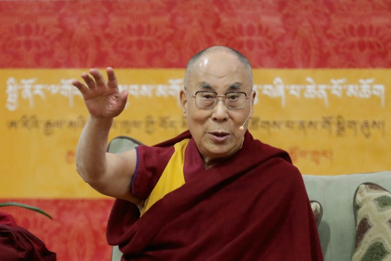 ماكرون: لقائي مع الدالاي لاما قد يثير 
