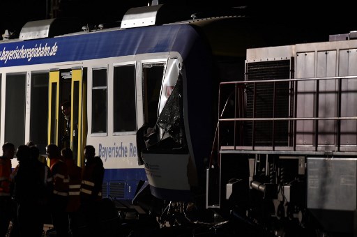قتيلان و14 جريحا في تصادم بين قطارين في ألمانيا