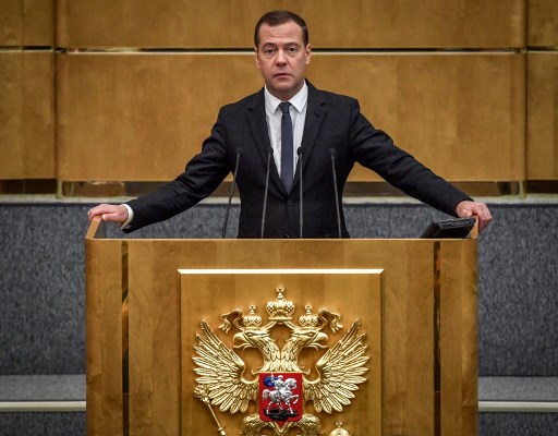 النواب الروس يسمون ديمتري مدفيديف رئيسا للوزراء