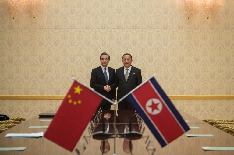 وزير الخارجية الصيني التقى الزعيم الكوري الشمالي في بيونغ يانغ