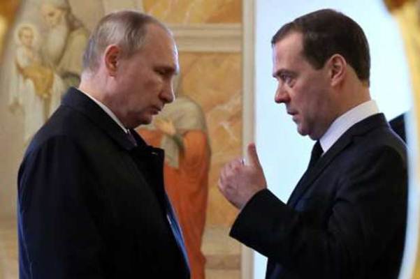 بوتين يرشح ميدفيديف لرئاسة الحكومة