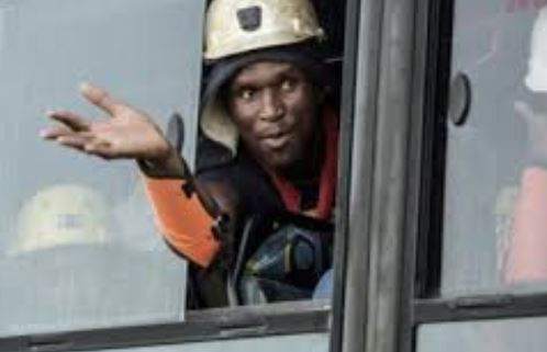 مقتل أحد عمال المناجم جراء هزة أرضية في جنوب افريقيا