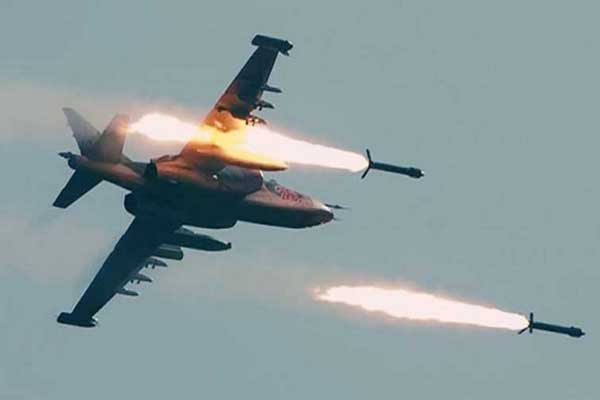 العراق ينفذ ضربات جوية ضد مواقع لقيادات داعش داخل سوريا