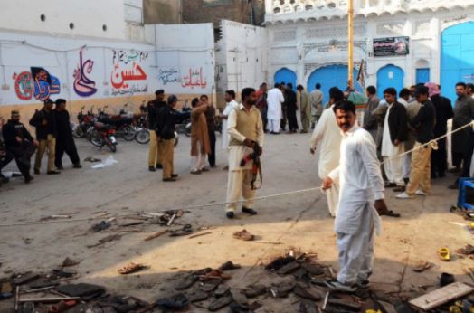 مقتل 16 عاملا في انهيار منجم في باكستان