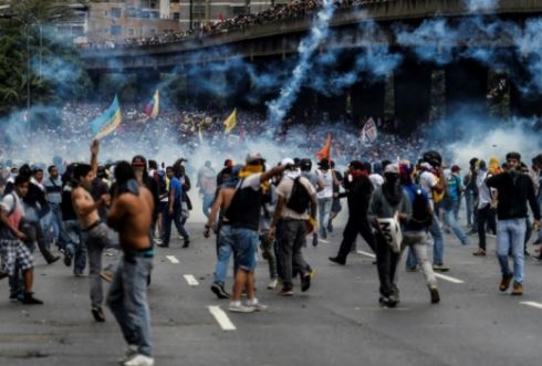 المعارضة تدعو الفنزويليين إلى مقاطعة الانتخابات الرئاسية