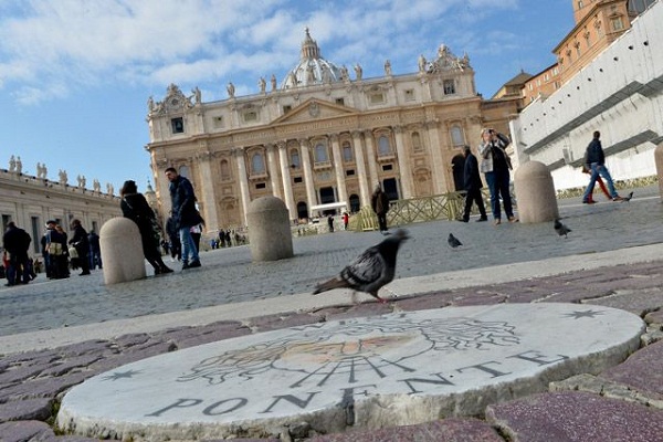 الفاتيكان للراهبات: احذرن أثناء استخدام الإنترنت