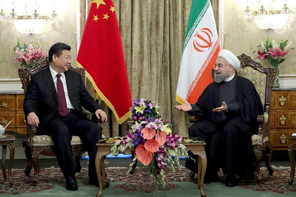 الصين تتجه لتعزيز استثماراتها في إيران