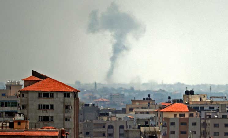 الجيش الإسرائيلي يعلن قصف أكثر من 35 