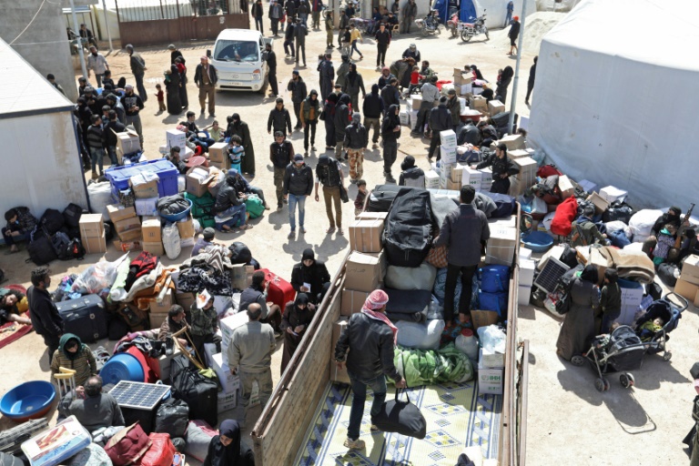 القاهرة تُخرج 7 مصريين من مخيمات إيواء في سوريا