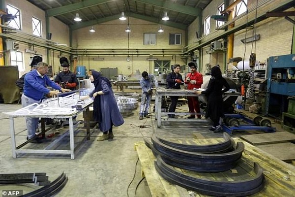 أول صاحبة مصنع في إيران تقع ضحية لقرار ترمب