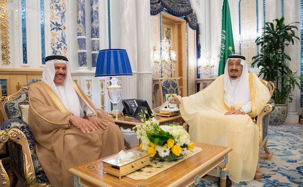 العاهل السعودي يستقبل الأمين العام لمجلس التعاون الخليجي