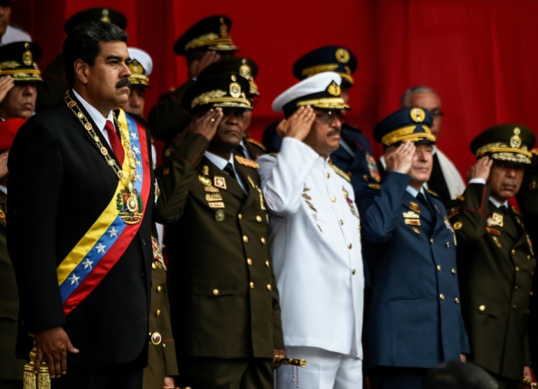 مادورو يعلن اعتقال مجموعة من العسكريين بتهمة 