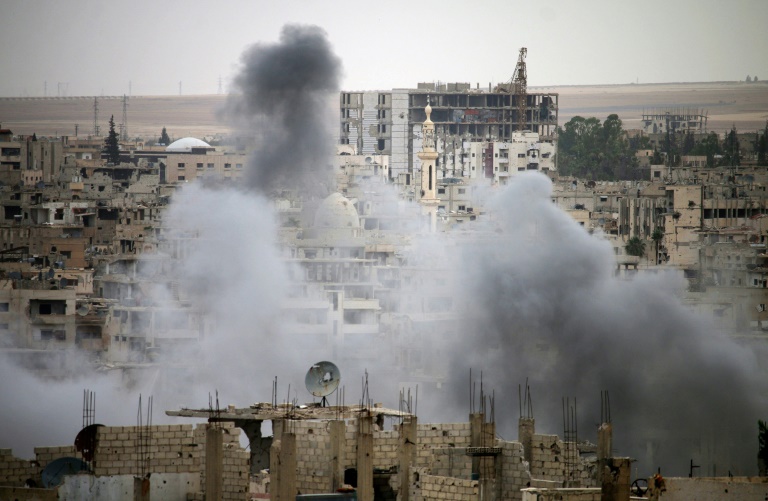 الجيش السوري يلقي منشورات فوق محافظة درعا تحذر من عملية عسكرية