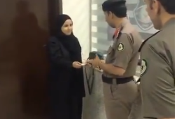 بدء إصدار رخص قيادة للنساء في السعودية