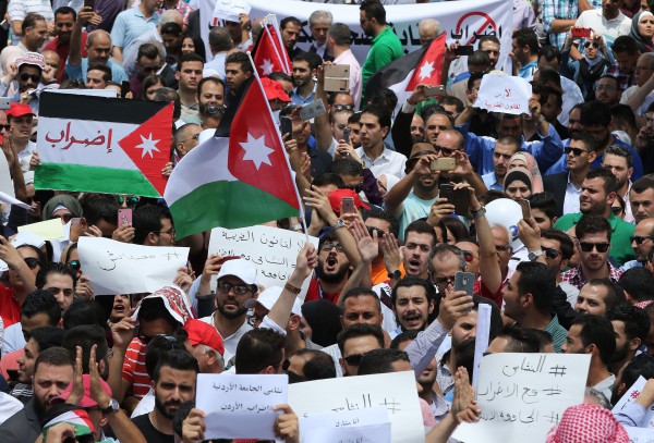 احتمال تعليق الاحتجاجات في الأردن !