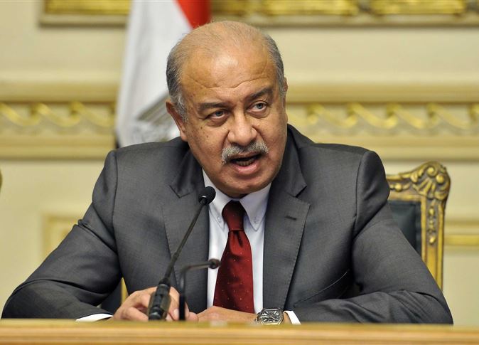 رئيس الوزراء المصري يتقدم باستقالة الحكومة لرئيس الجمهورية