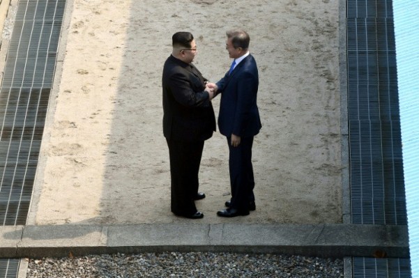 محادثات بين الكوريتين قبل اللقاء المحتمل بين ترمب وكيم