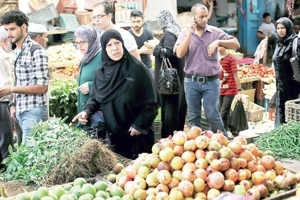 غلاء الأسعار ينذر بثورة غضب بين المصريين