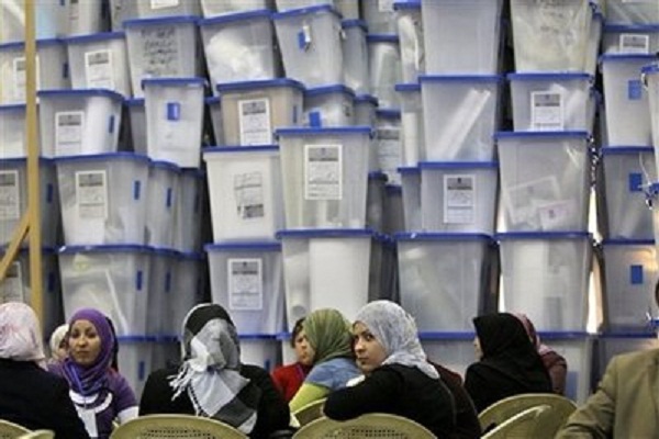العراق لتأمين كامل لصناديق الاقتراع ومخاوف تزوير يدوي