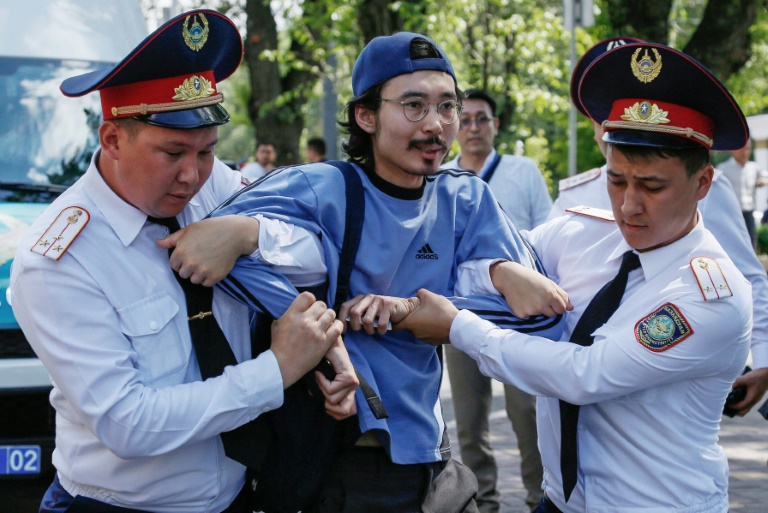 اعتقال العشرات خلال تظاهرة للمعارضة في كازاخستان