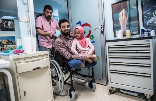 صفحة جديدة في حياة طفلة سورية ولدت من دون ساقين