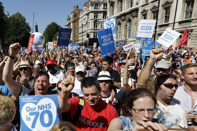الاف المتظاهرين في لندن دفاعا عن النظام الصحي