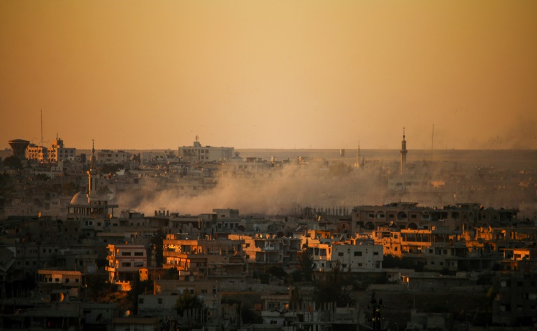 مقتل 22 مدنياً في غارات على درعا في جنوب سوريا