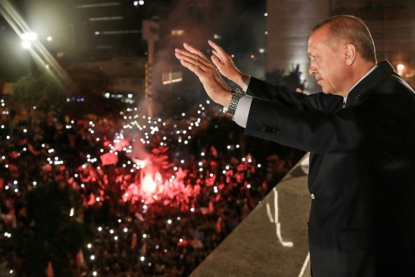 أردوغان يتجه إلى رئاسة بسلطات معززة